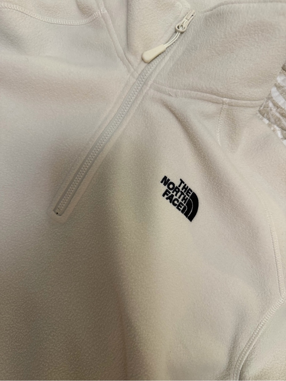 The North Face Women's Cream Fleece Pullover - Logo Tag Visible - Picture 3 of 5